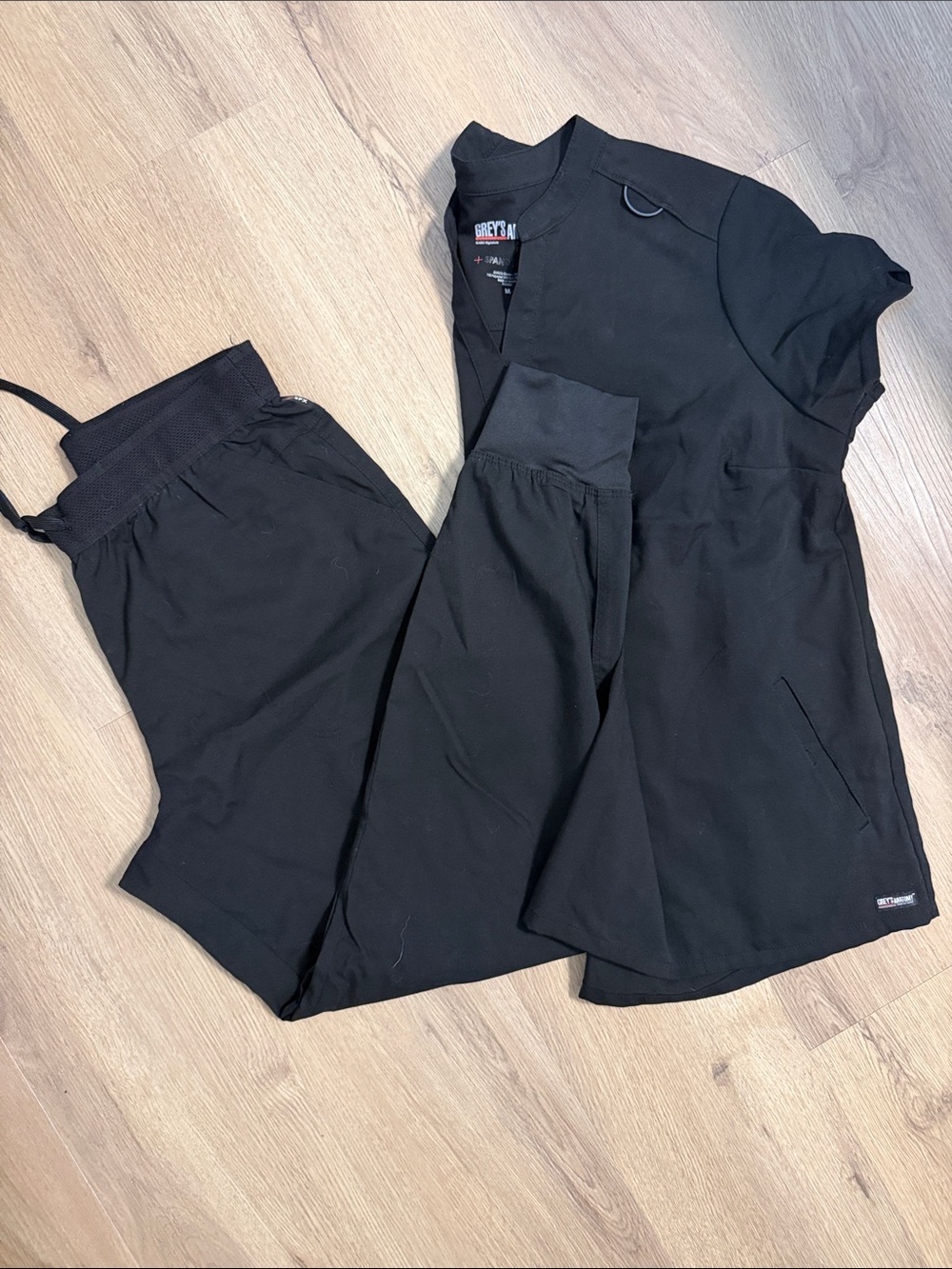 Grey's Anatomy Black Jogger Scrub Set - Women's Jogger Pants & Top
